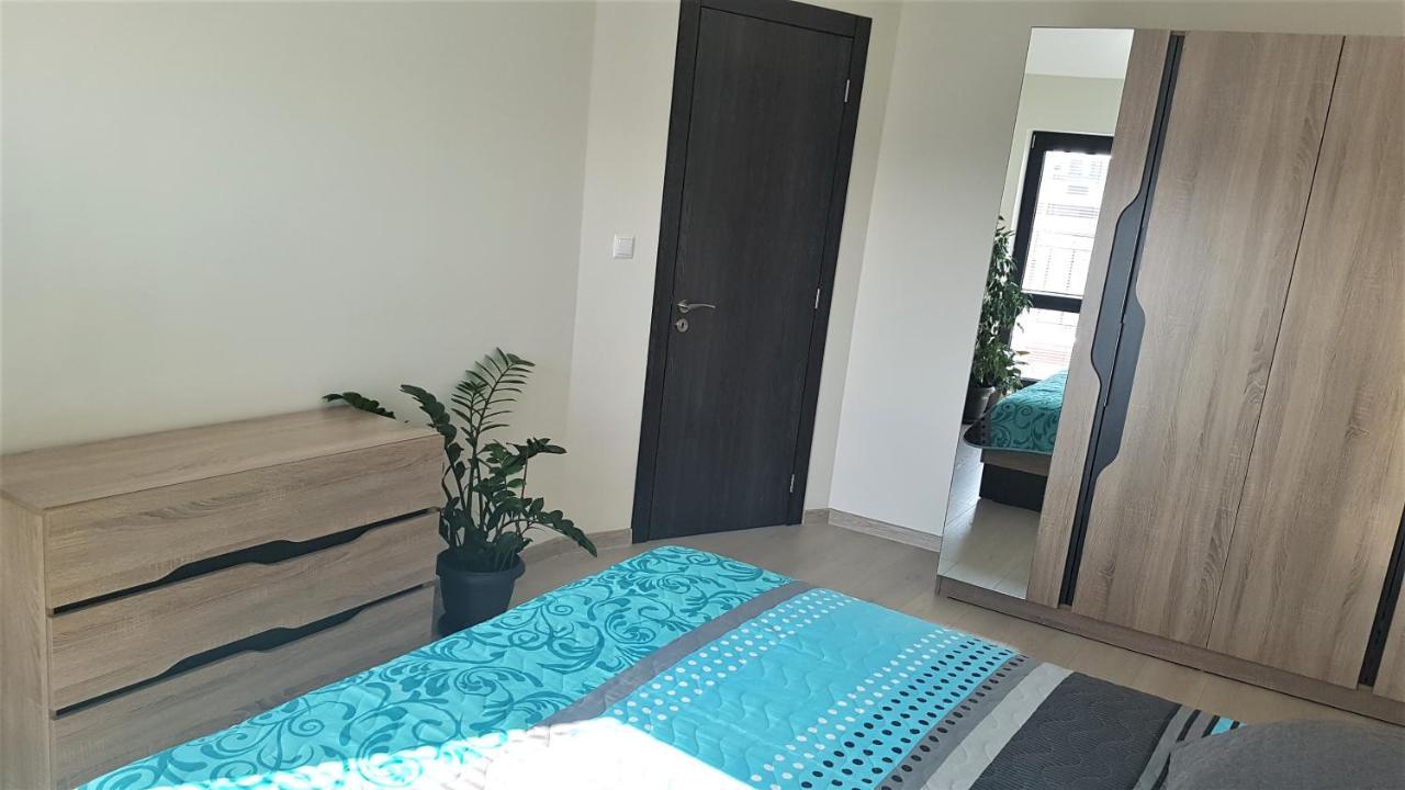 Azzurro-Top Floor Apartment In Quiet Neighborhood, Free Private Parking Varna Extérieur photo