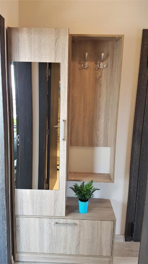Azzurro-Top Floor Apartment In Quiet Neighborhood, Free Private Parking Varna Extérieur photo
