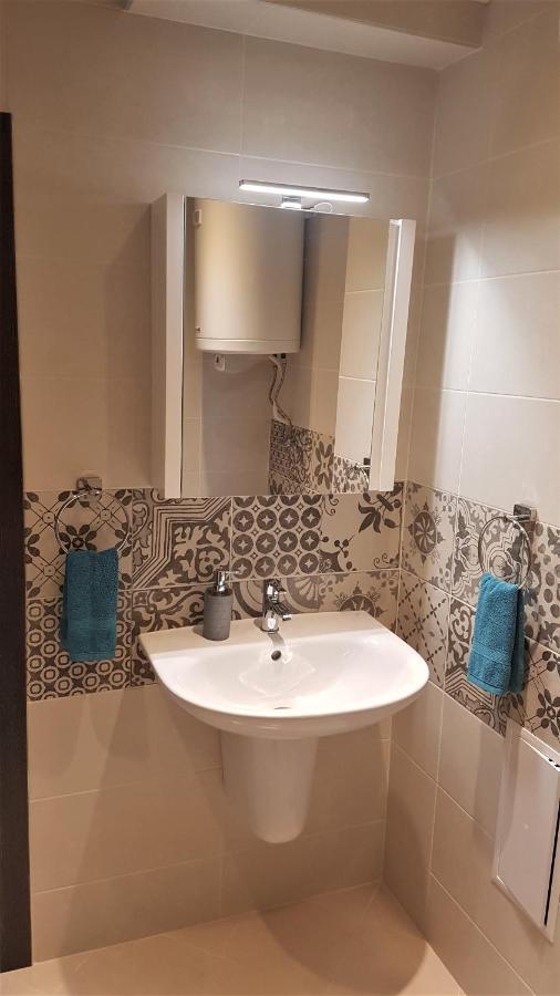 Azzurro-Top Floor Apartment In Quiet Neighborhood, Free Private Parking Varna Extérieur photo